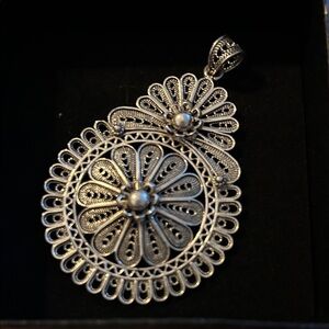 Elegant Silver Filigree Pendant 925 beautiful
